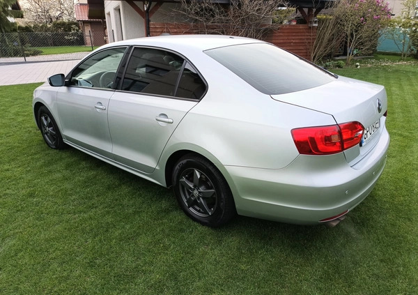 Volkswagen Jetta cena 28300 przebieg: 250640, rok produkcji 2013 z Bytów małe 277